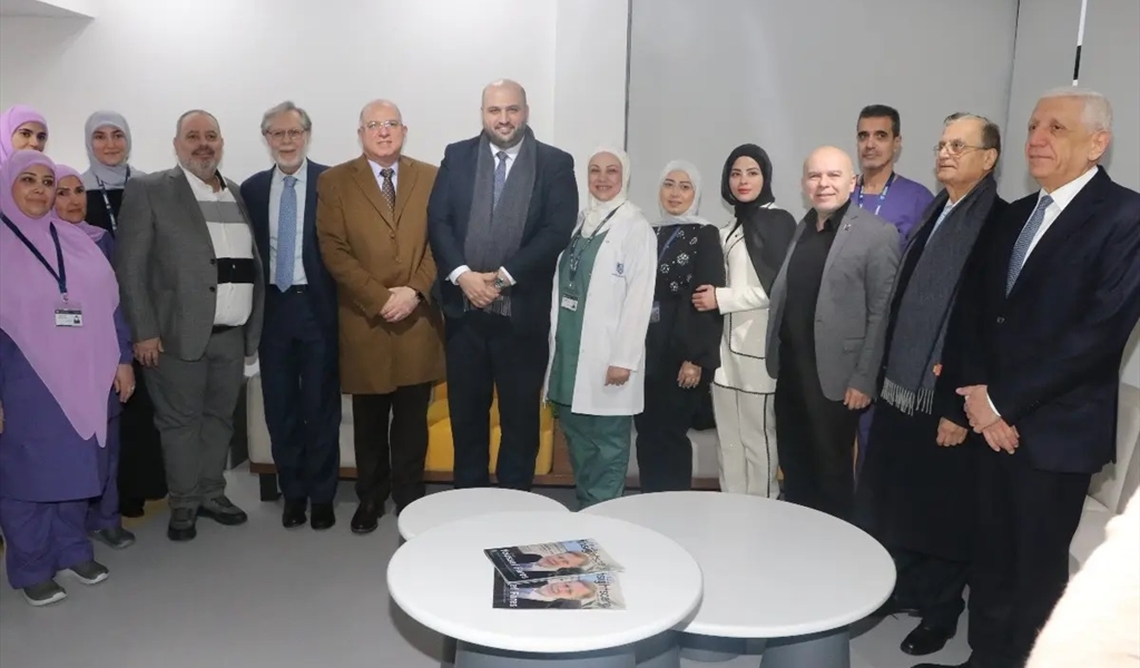 وزيرا الصحة والعمل يتوسطان المشاركين في الحفل