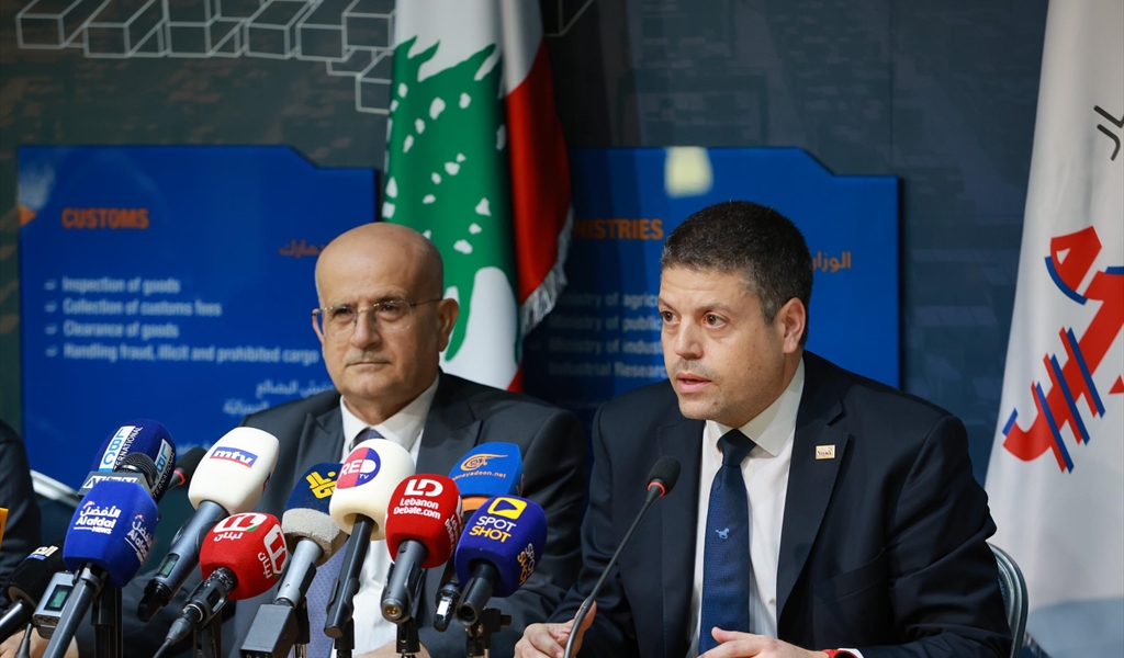 النفّي والعليَّة خلال المؤتمر الصحفي