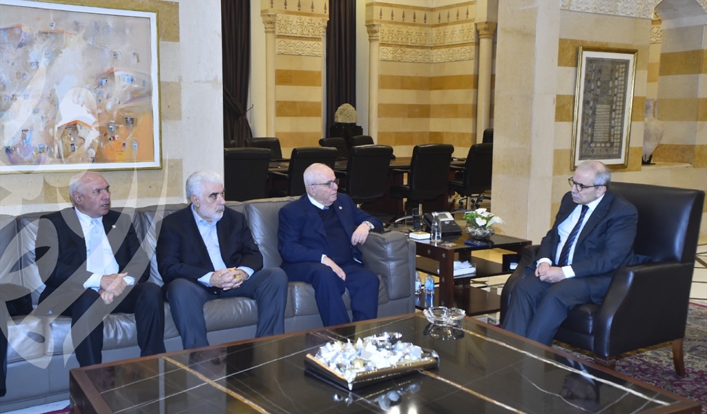 سلام يستقبل وفد "المقاصد" في السراي الحكومي