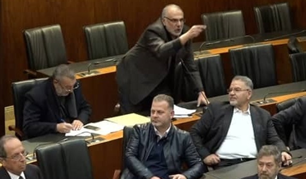 سجالٌ حاد وصراخ خلال الجلسة!