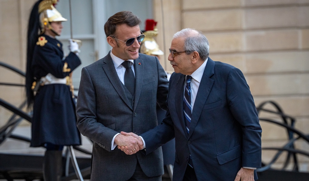 الرئيس ماكرون مستقبلاً الرئيس سلام في الأليزيه