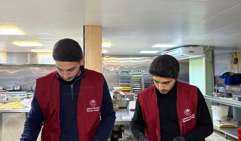 شباب االمؤسسة يجهزون الافطارات