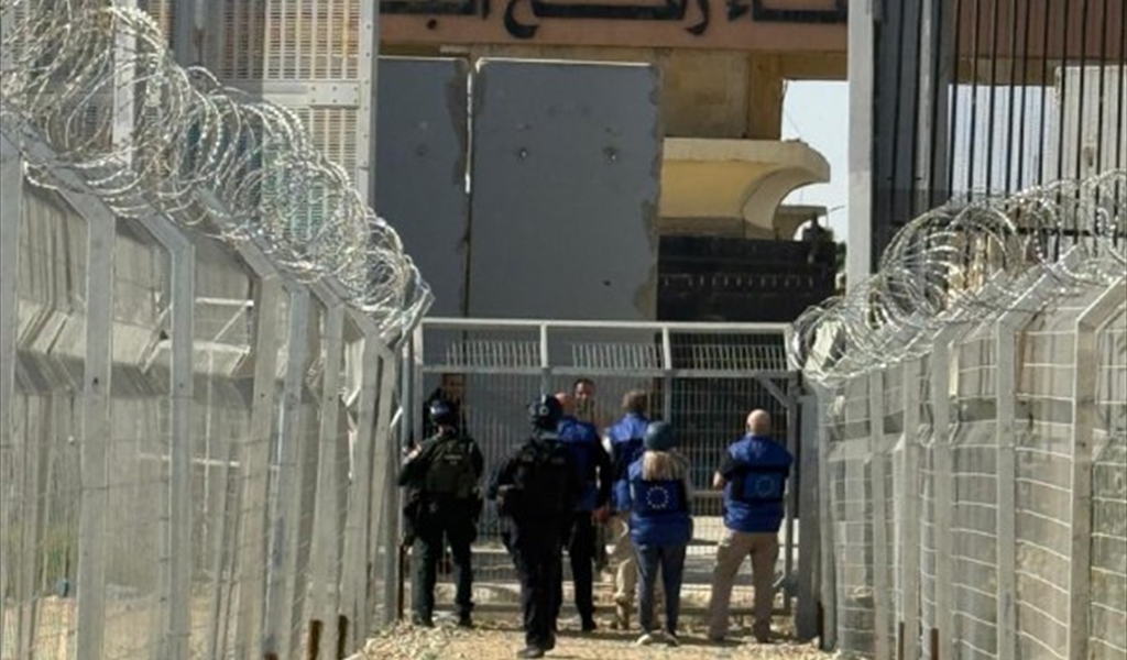 بعد عام ونصف من الإغلاق شبه الكامل.. اعادة فتح معبر رفح