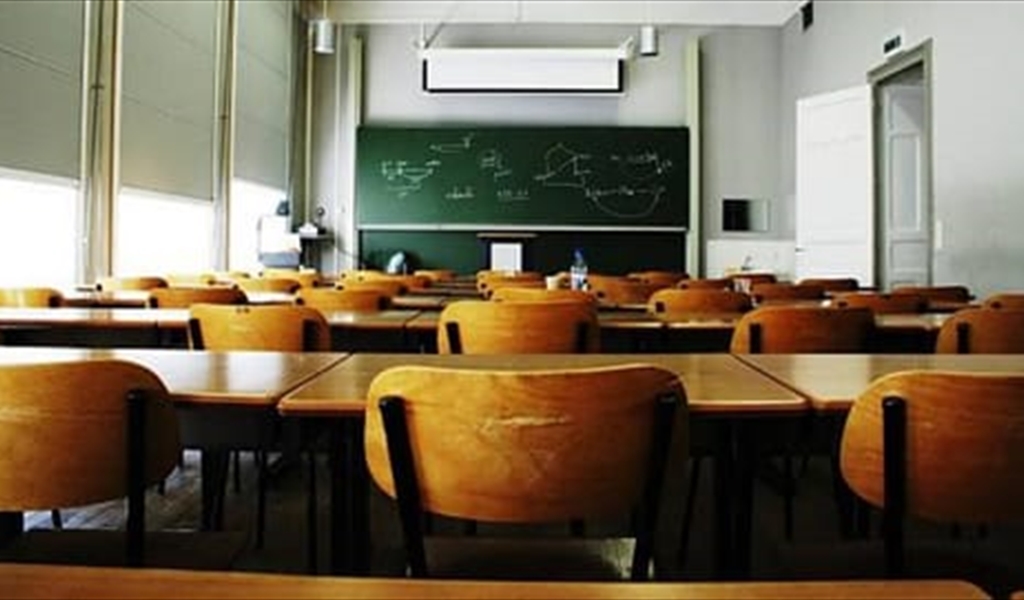 وزيرة التربية للتلامذة: "رح نعوّضلكن"