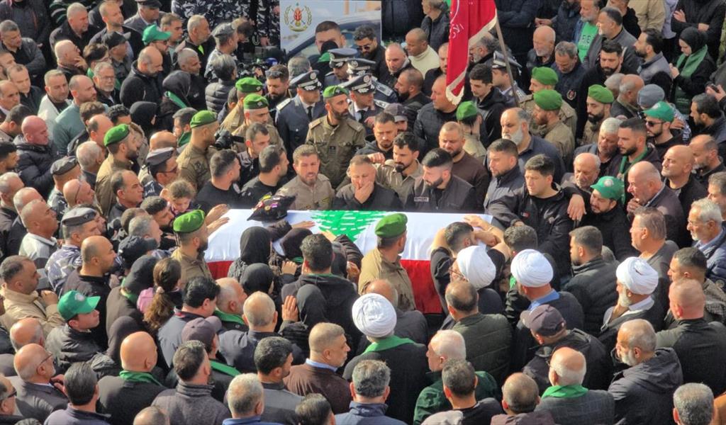 خلال تشييع شهيد قوى الامن الداخلي حسن جابر