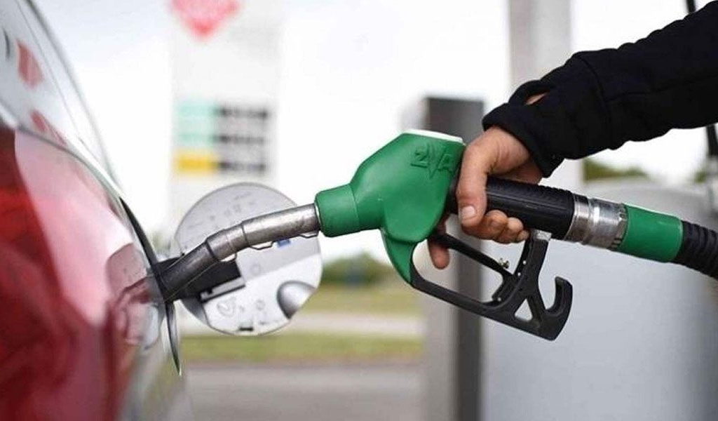 بعد التهافت على الوقود.. اصحاب المحطات ووزراة الطاقة والشركات المستوردة تطمئن