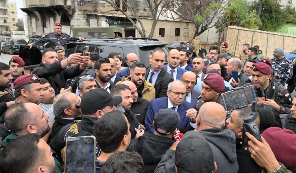 الرئيس سلام بين مستقبليه في طرابلس