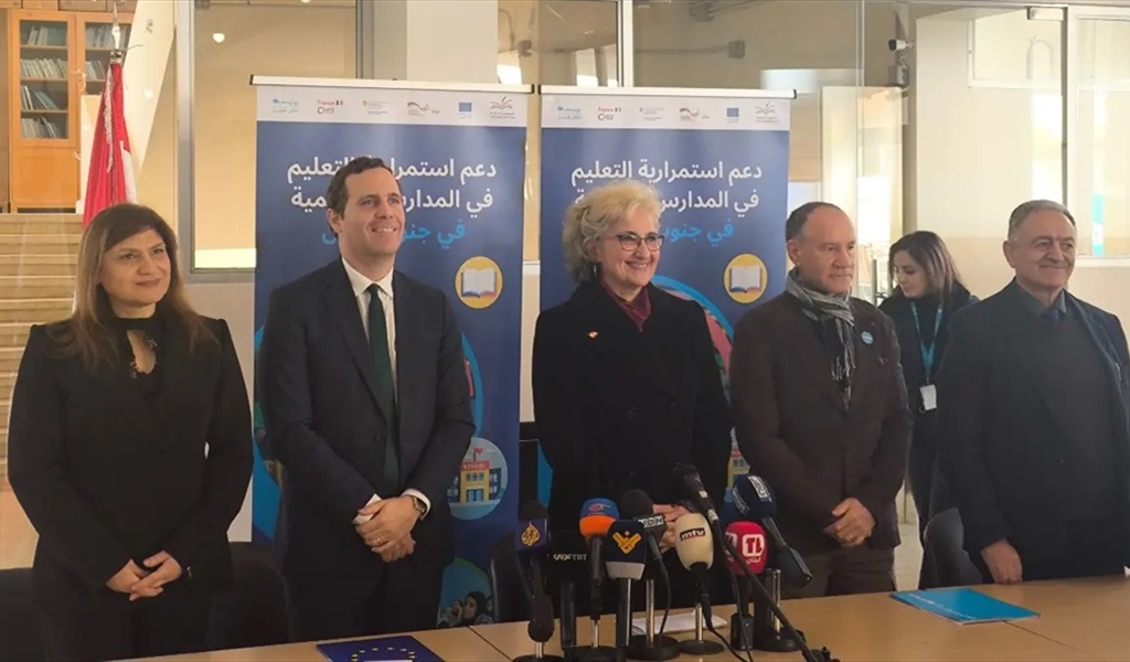 وزيرة التربية خلال الجولة