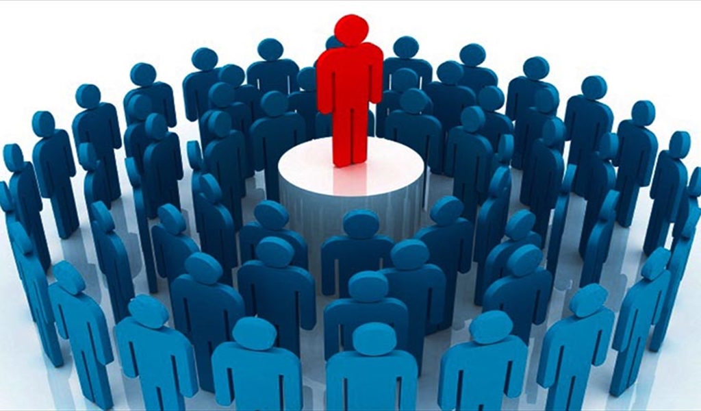 نظام التفاهة: كيف أصبحت السطحية أداة حكم حديثة