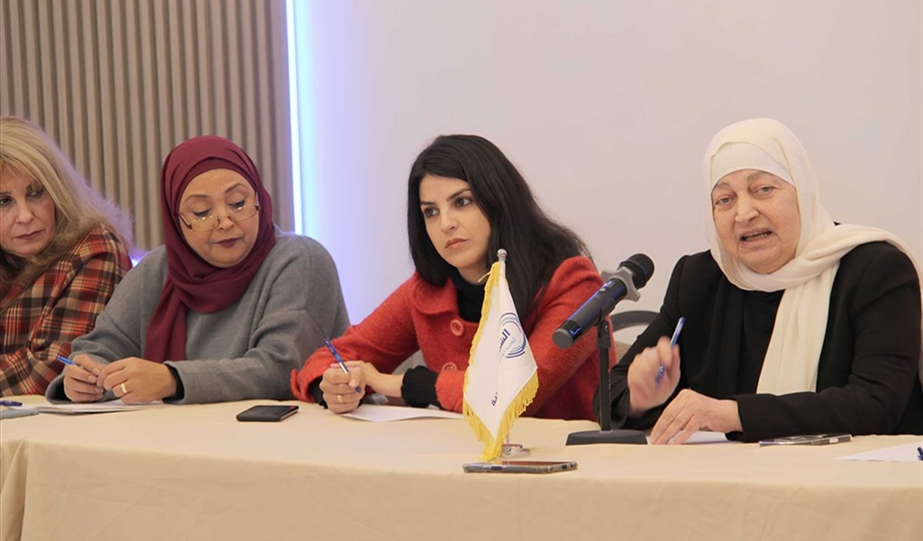 السيدة الحريري تتحدث خلال الاجتماع