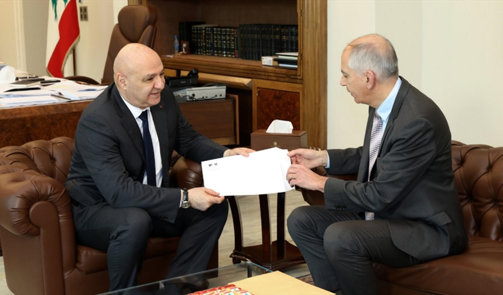 دعوة رسميّة للرئيس عون الى مؤتمر دعم الجيش... وما قاله ماكرون