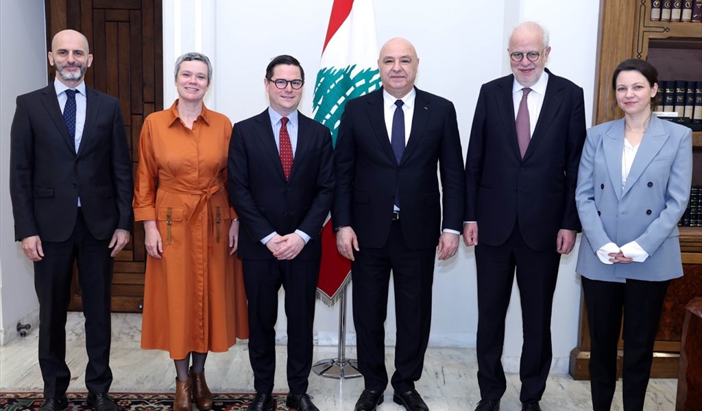 الرئيس عون متوسطاً وفد وكالة الاتحاد الأوروبي للتعاون في مجال العدالة