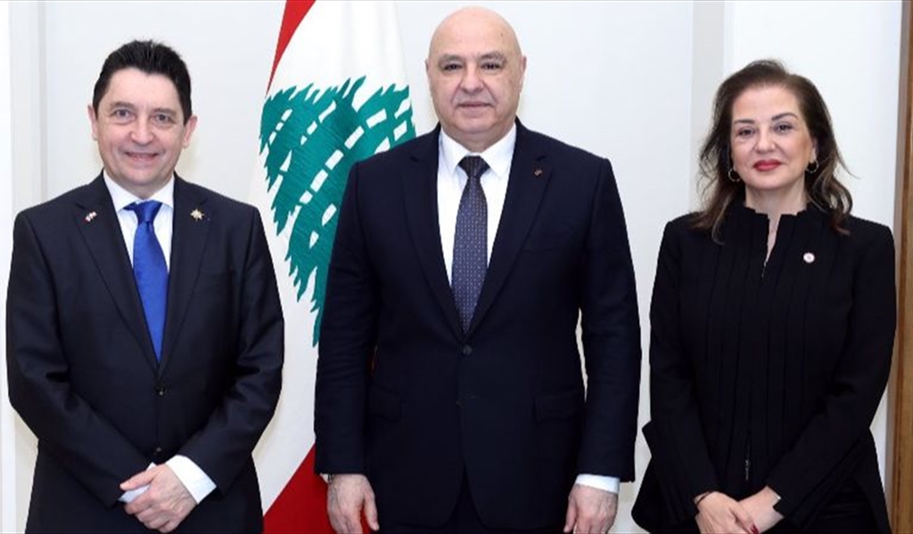 عون مستقبلاً ممثل الفرنسيين المقيمين خارج فرنسا