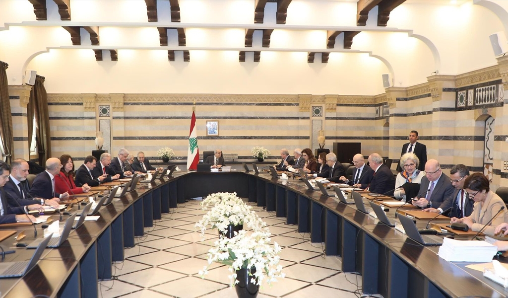 الرئيس سلام مترئساَ جلسة مجلس الوزراء في السراي