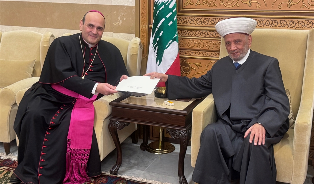 المفتي دريان مع المونسينيور بورجيا