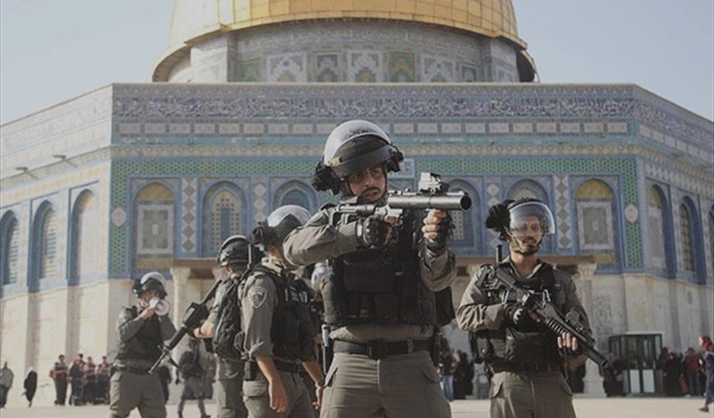 جنود الاحتلال في باحات الأقصى