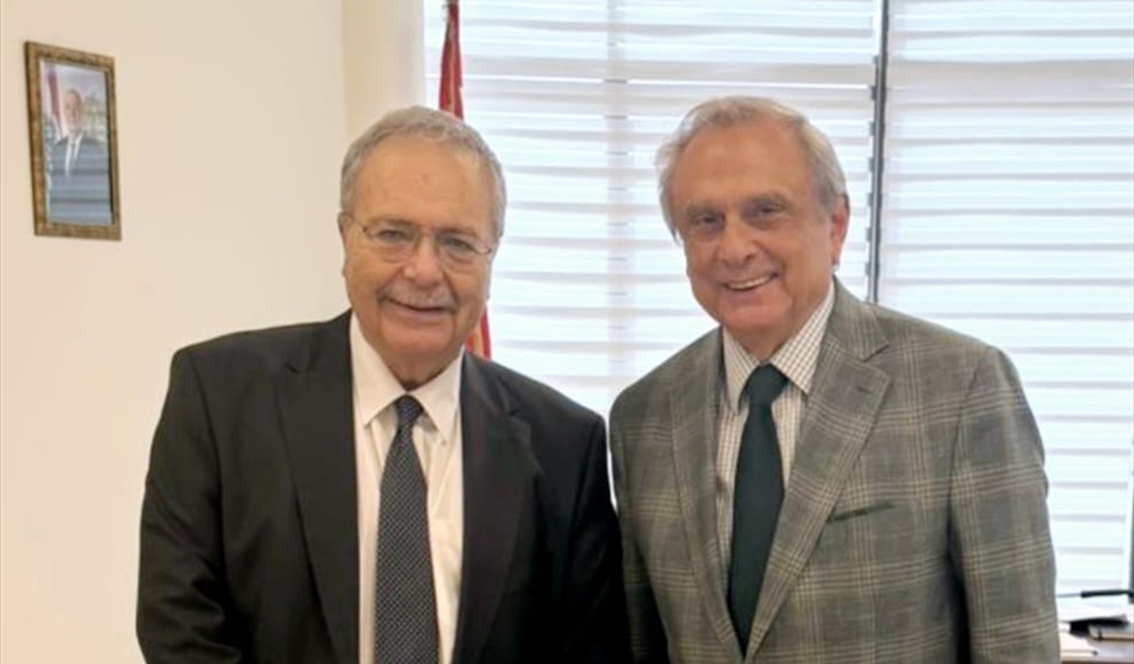 الوزير متري مستقبلاً حبيب