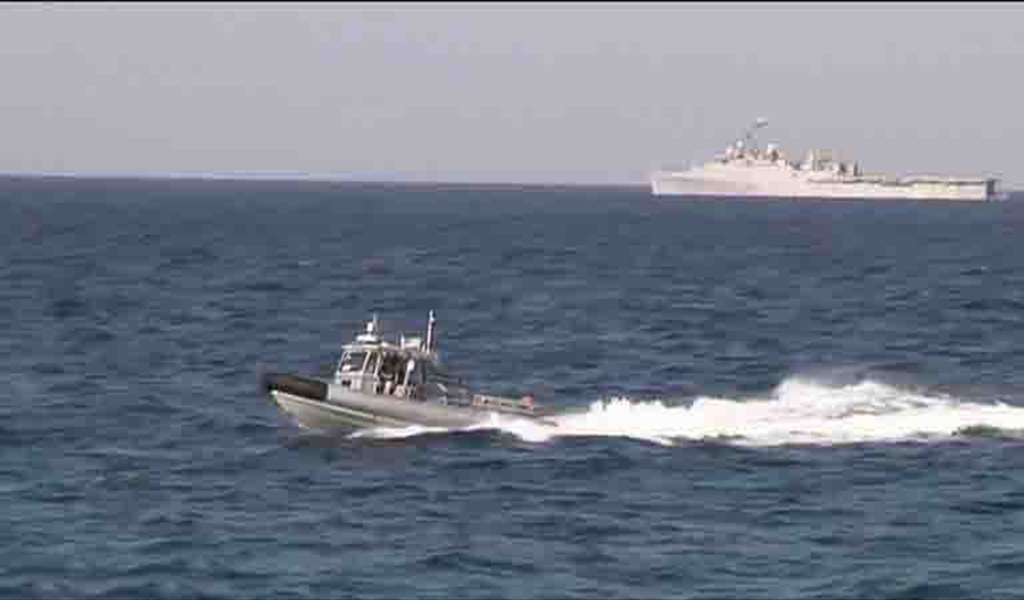 زوارق وسفن ايرانية تشارك في المناورات