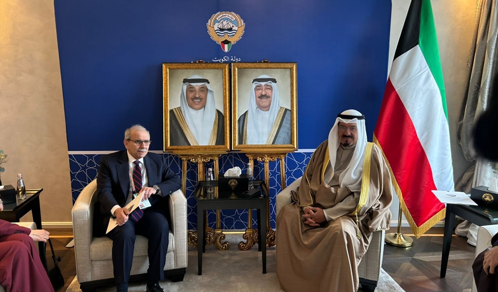 الرئيس سلام مجتمعاً مع نظيره  الكويتي الشيخ أحمد عبدالله الأحمد الصباح
