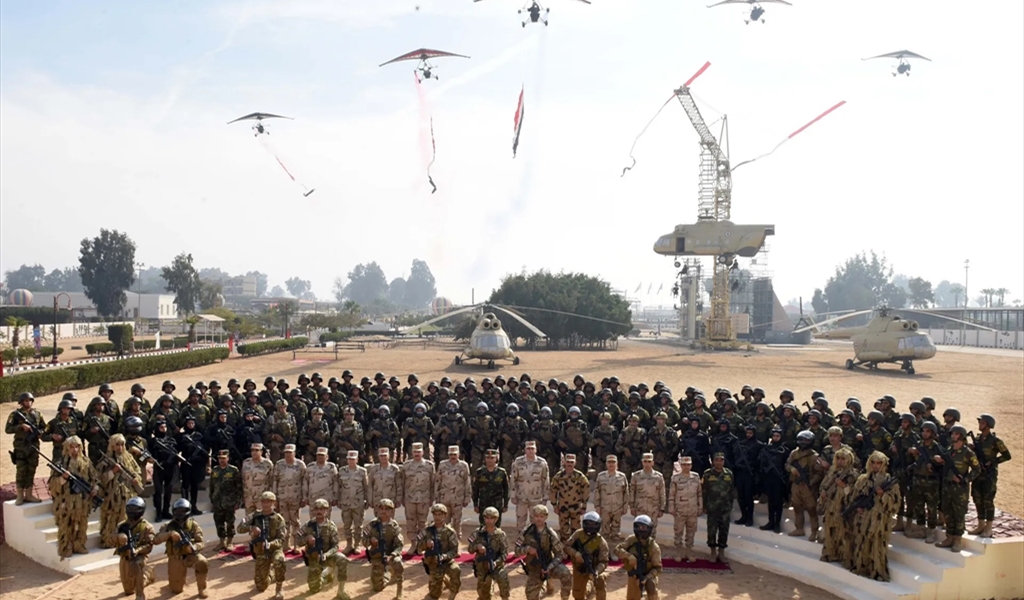 نتنياهو يحذِّر من تعاظم قوة الجيش المصري