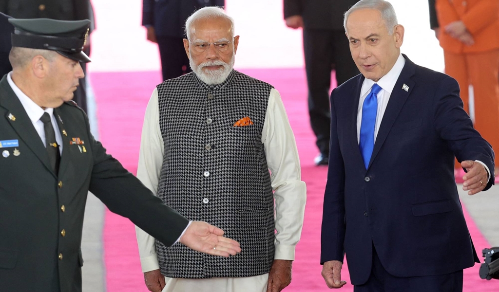 نتنياهو مستقبلا مودي في تل أبيب