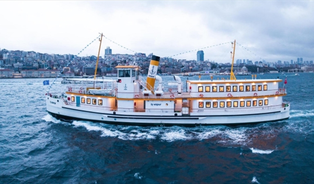 أوّل "بنك" عائم.. في وسط البحر!