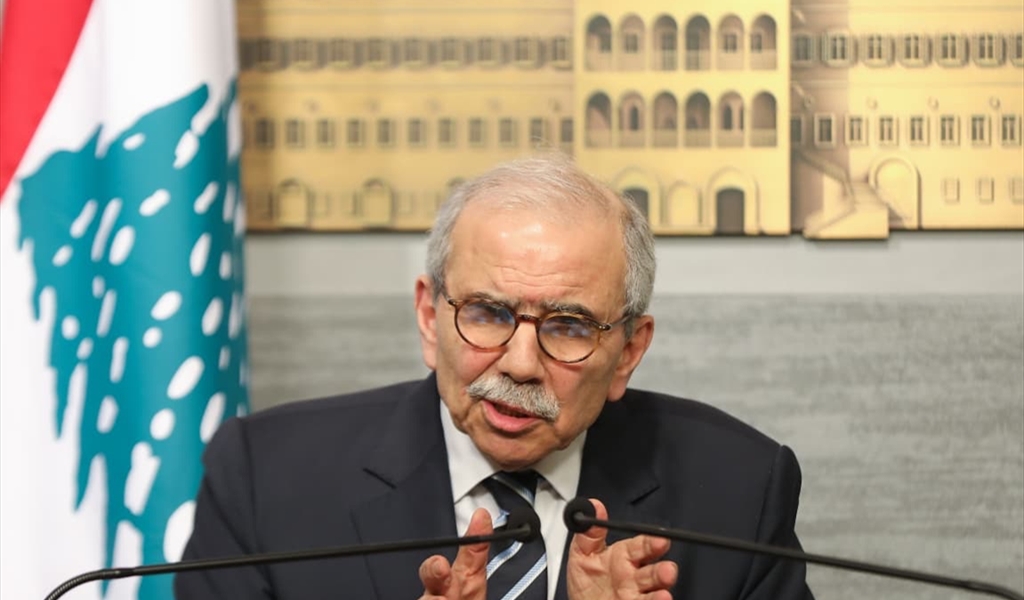 الرئيس سلام خلال المؤتمر الصحافي المسائي في السراي( محمود يوسف)