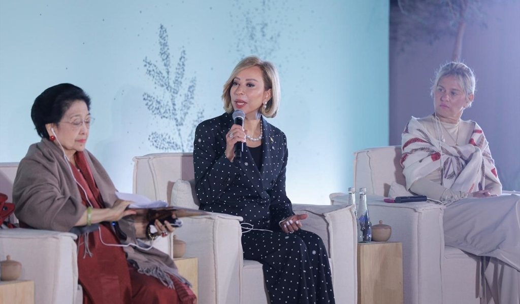 السيدة الأولى نعمت عون تتحدث خلال مشاركتها في «جائزة زايد للاخوة الإنسانية»