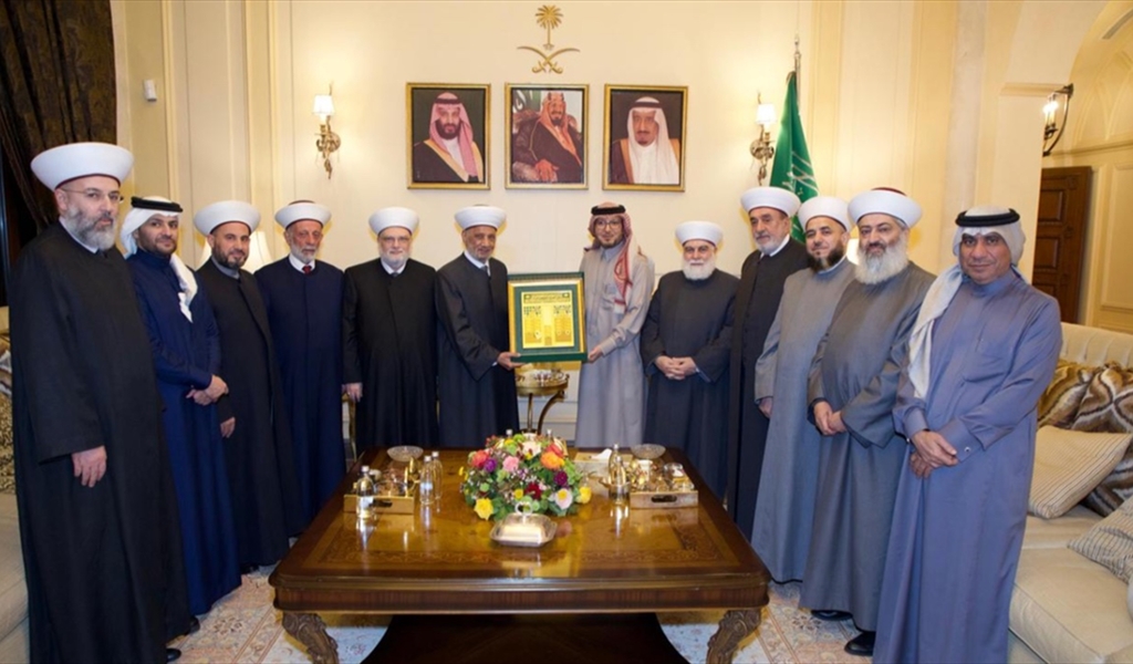 السفير السعودي يتوسط المفتي دريان ومفتيي المناطق ورئيس المحاكم السنية