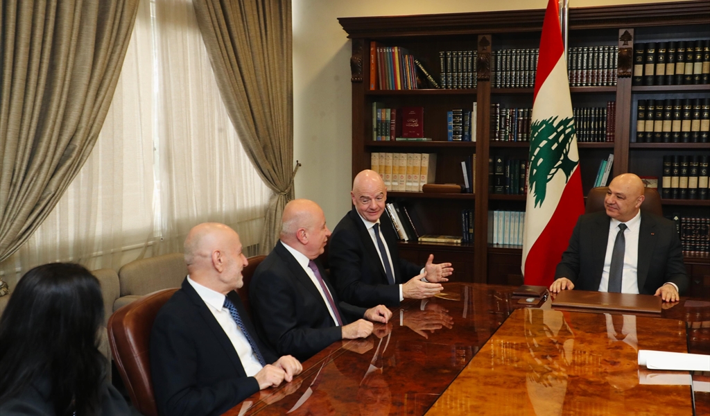 إنفانتينو شكر عون وكشف ان ملعب لبنان الدولي سيكون نسخة عن صرح مونديالي بالمغرب..