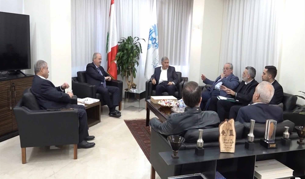 وزير المالية مستقبلاً سقلاوي مع وفد من رؤساء البيع بالجملة