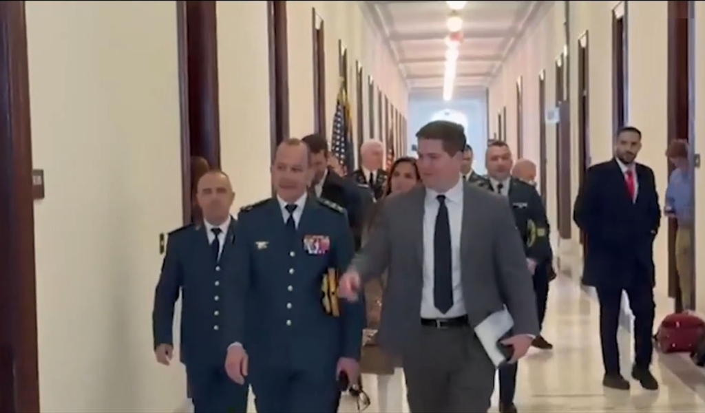 قائد الجيش خلال زيارته لواشمطن