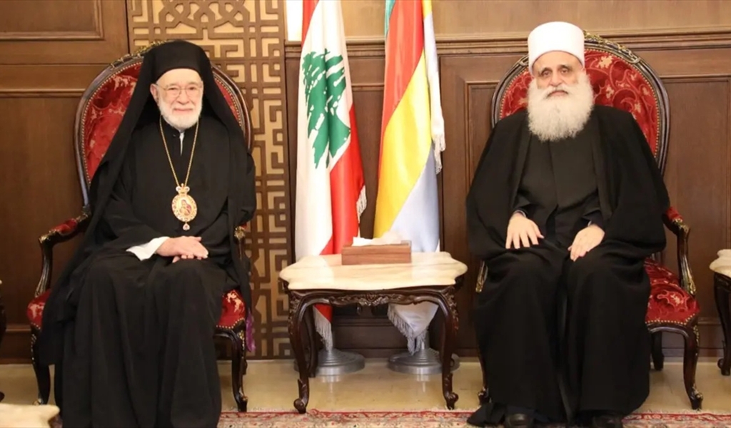 شيخ العقل والمطران عودة خلال اللقاء