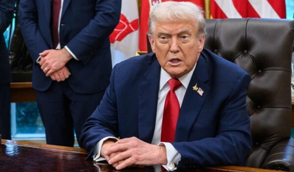 "قد نخسر أرواحاً".. ترامب للحرس الثوري: القوا السلاح وإلا قضينا عليكم!