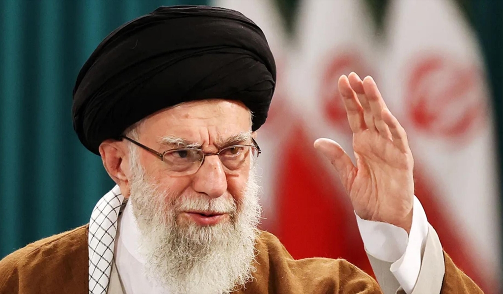 خامنئي يُهدّد بالصراع الإقليمي: لن نبدأ الحرب ولكن!