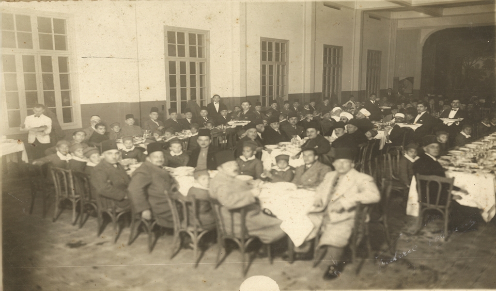 إفطارات دار الأيتام الإسلامية... ريادةٌ مبكرة في تعميم ثقافة الخير المجتمعي