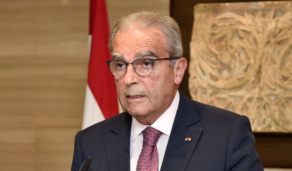 الخازن يحذّر من مخاطر دفع لبنان نحو التدويل