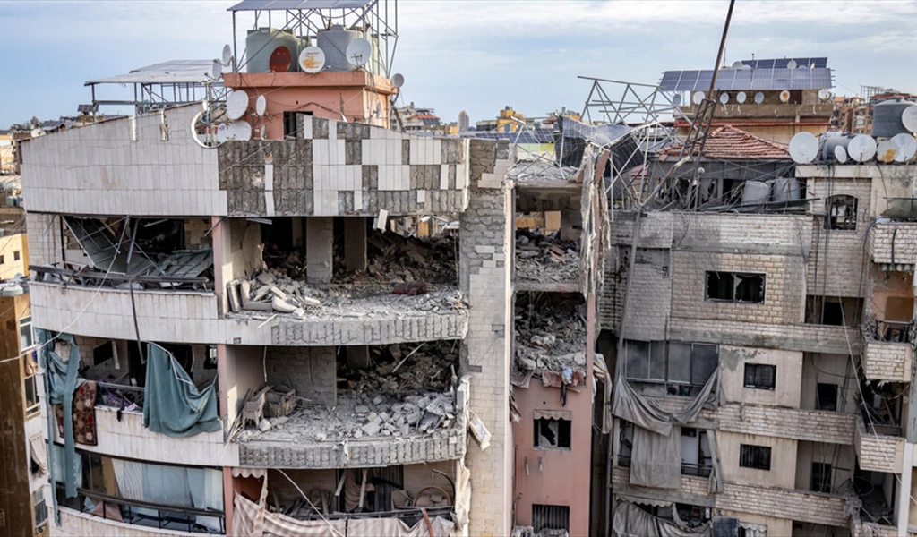 المبنى الذي استهدف في محلة الرحاب في بيروت (محمود يوسف)