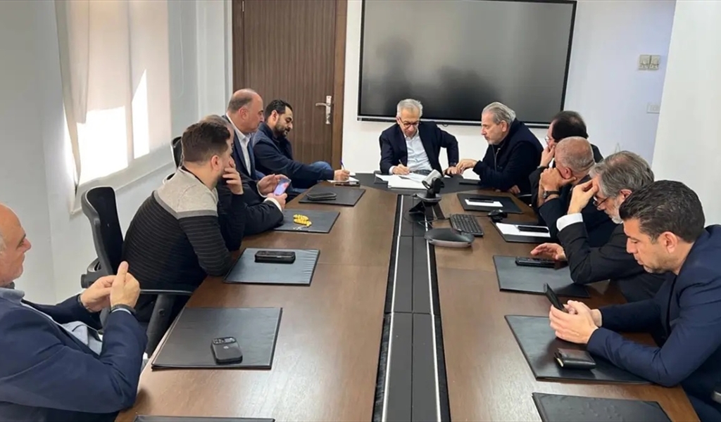 وزير الاقتصاد خلال الاجتماع