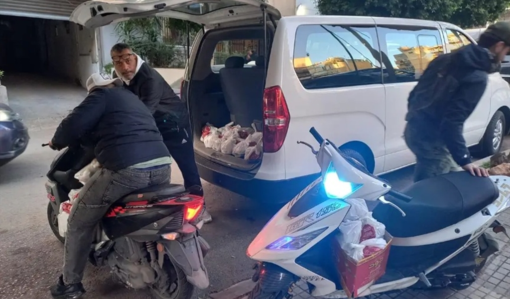 مؤسسة مخزومي توزع المساعدات