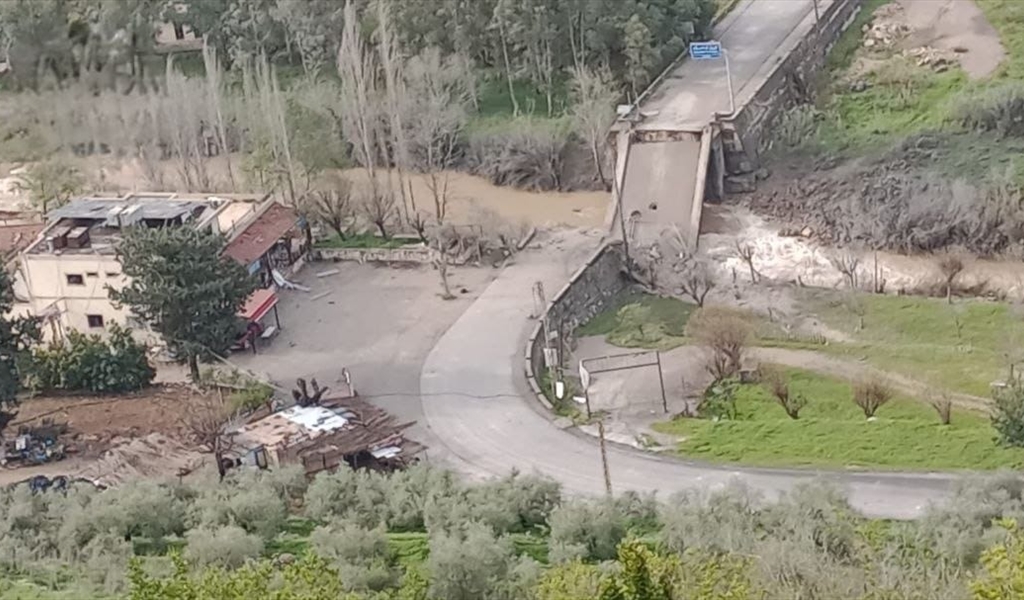 جسر القعقعية بعد تدميره أمس