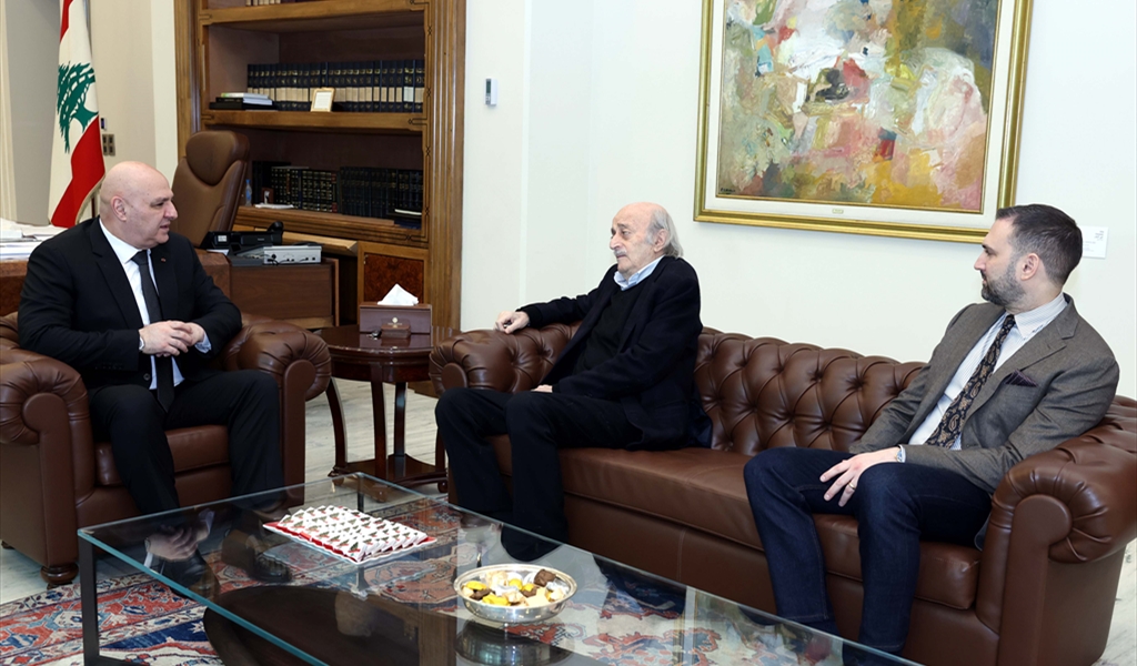 رئيس الجمهورية مستقبلاً جنبلاط والنائب تيمور