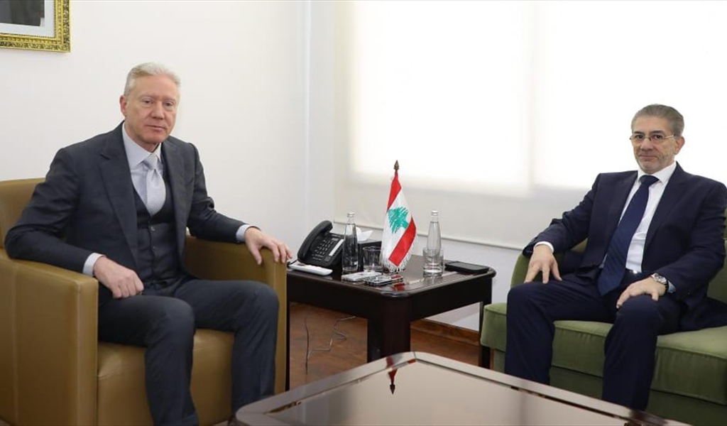 وزير الخارجية مستقبلاً الدكتور منيمنة