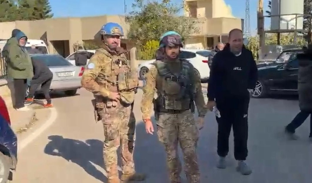 اهالي علما الشعب يستعدون للمغادرة.. نجاة عائلة بأعجوبة في القليعة ونداء من ديرميماس