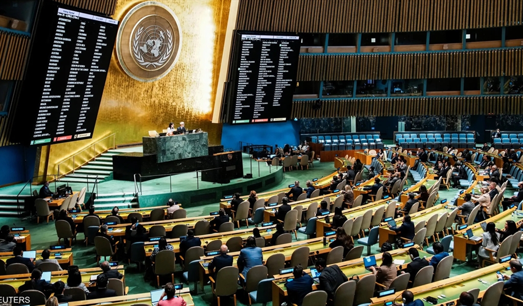 صراعُ الأنظمة الدّولية وانعكاساتُهُ على الدّول الصغيرة...