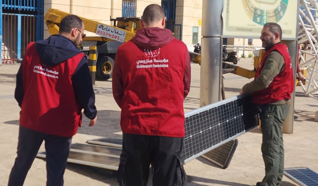 مؤسسة مخزومي تركِّب الواح الطاقة  في المدينة الرياضية