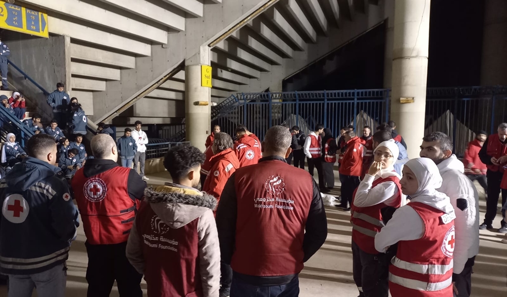 مؤسسة مخزومي مع الصليب الحمر لإغاثة النازحين