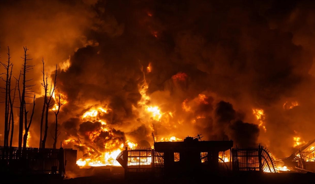 اندلاع النار في مستودعات للنفط في طهران