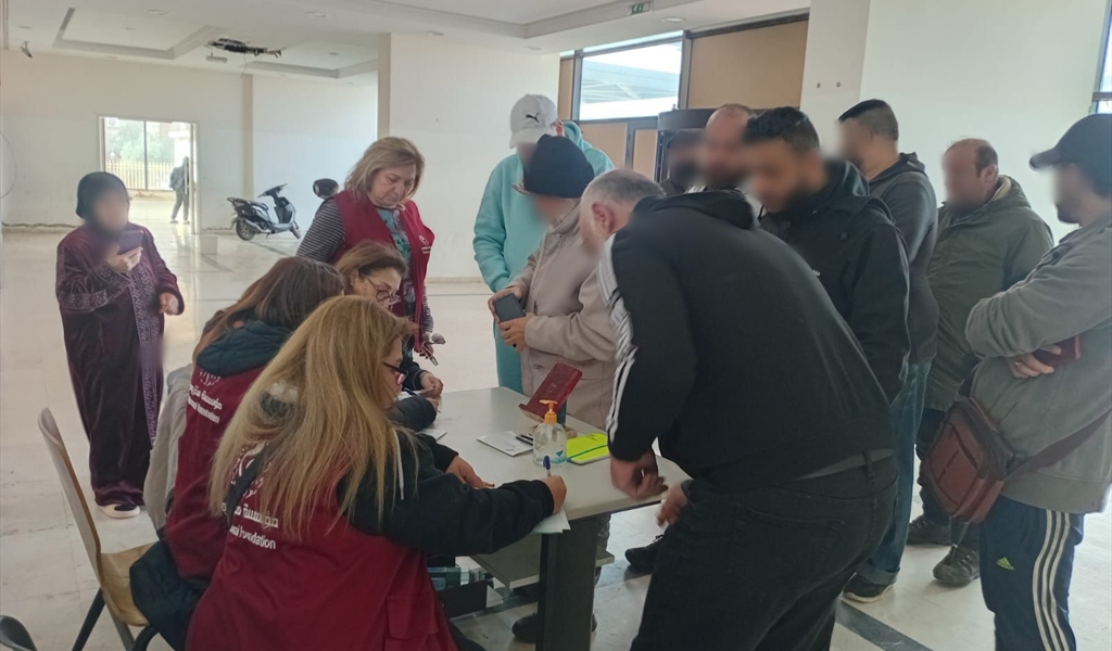 خلال تقديم المساعدات من مؤسسة مخزومي في طرابلس