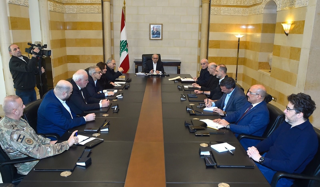 الرئيس سلام مترئساً اجتماع السراي